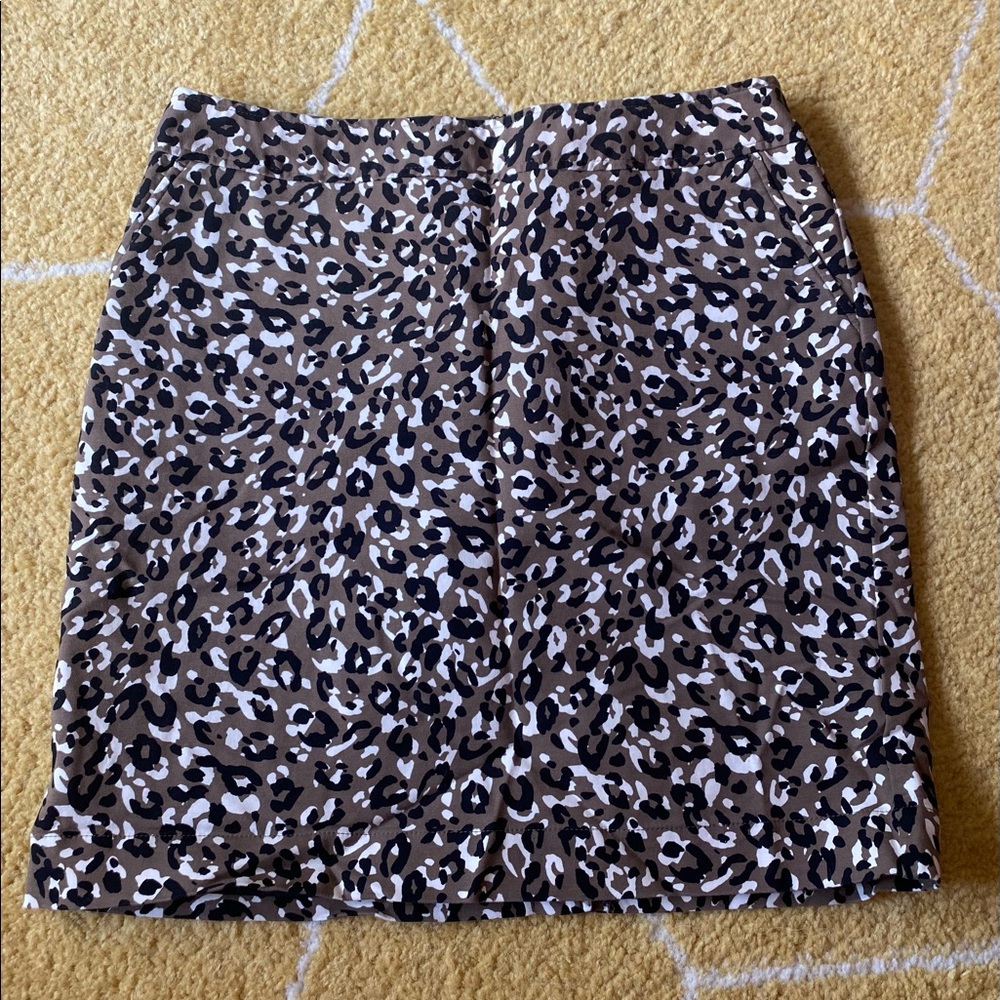 Women’s Animal Print skirt size 12 size closer